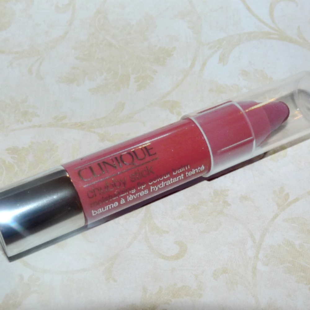 Clinique Super Strawberry Clinique Chubby Stick Moisturizing Lip Balm .04oz